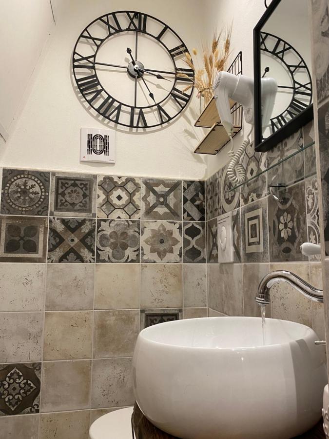 Domus Klara Bed & Breakfast ตูรี ภายนอก รูปภาพ